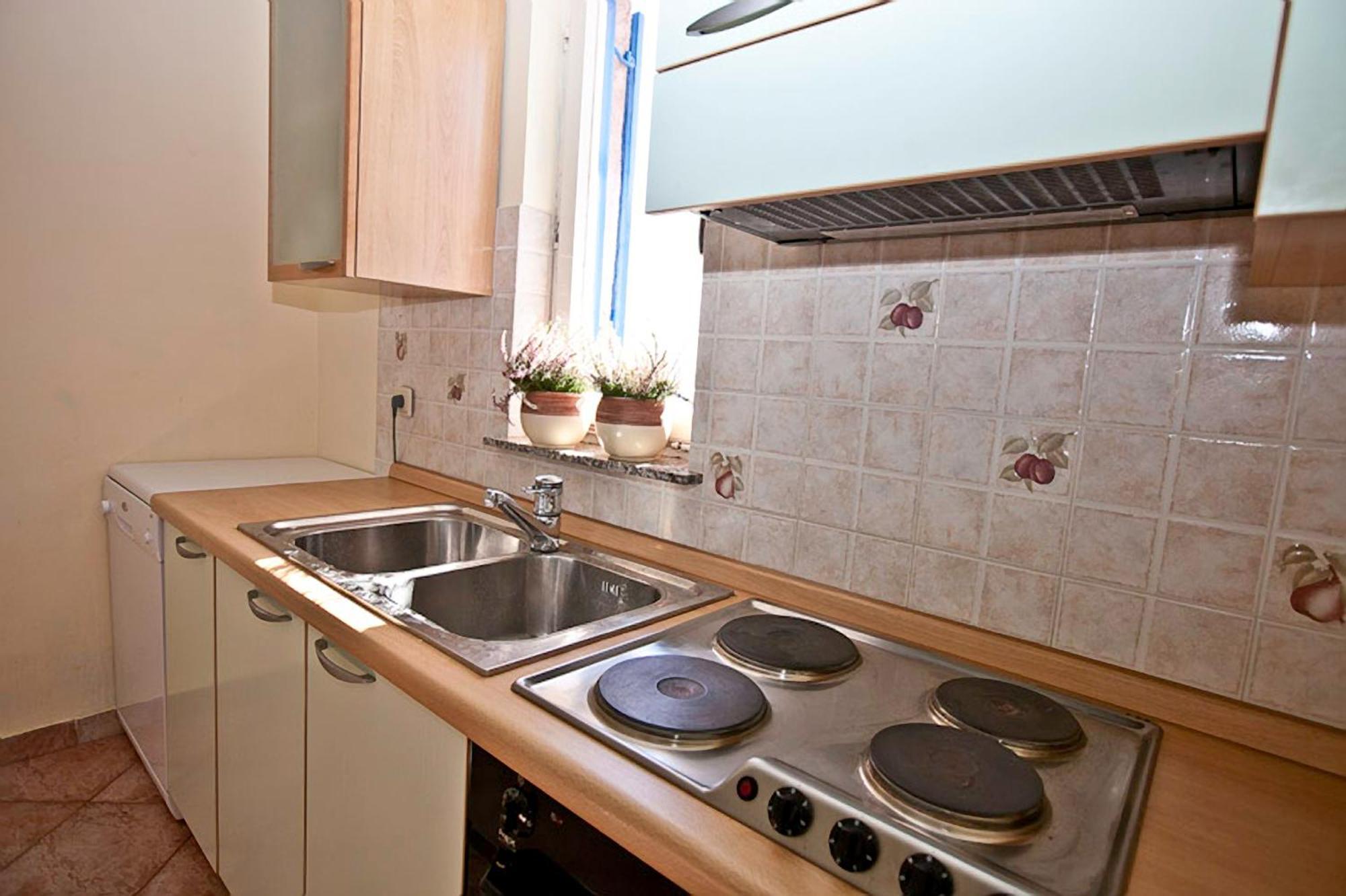 Iva Apartament *
