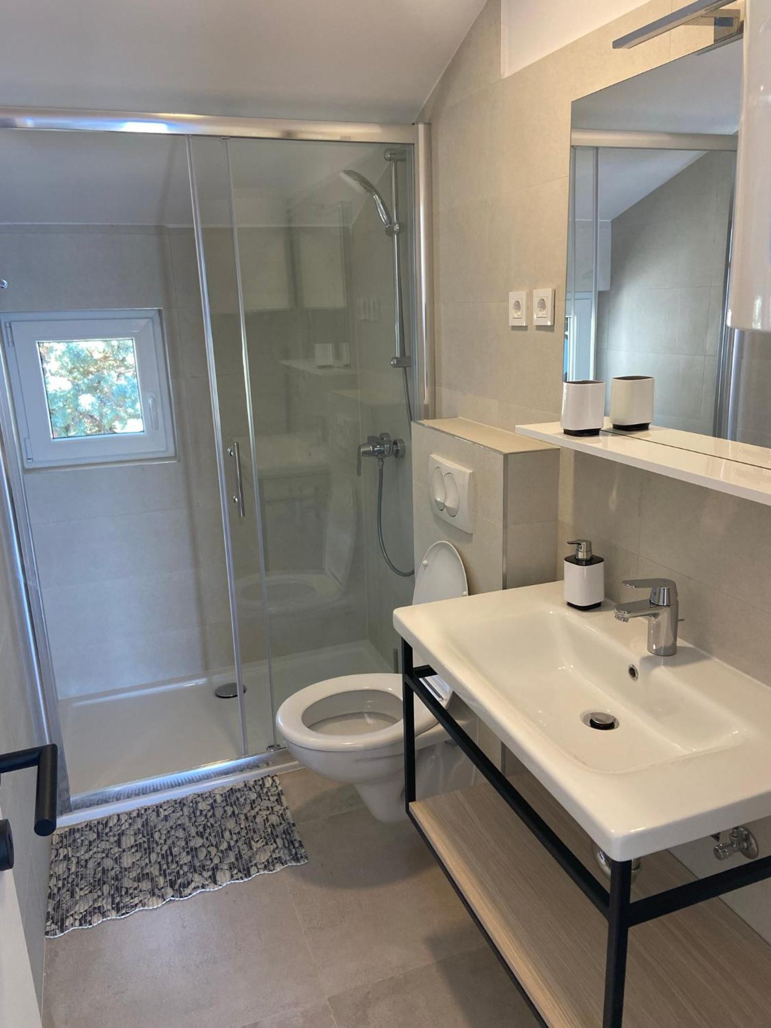 Iva Apartament *